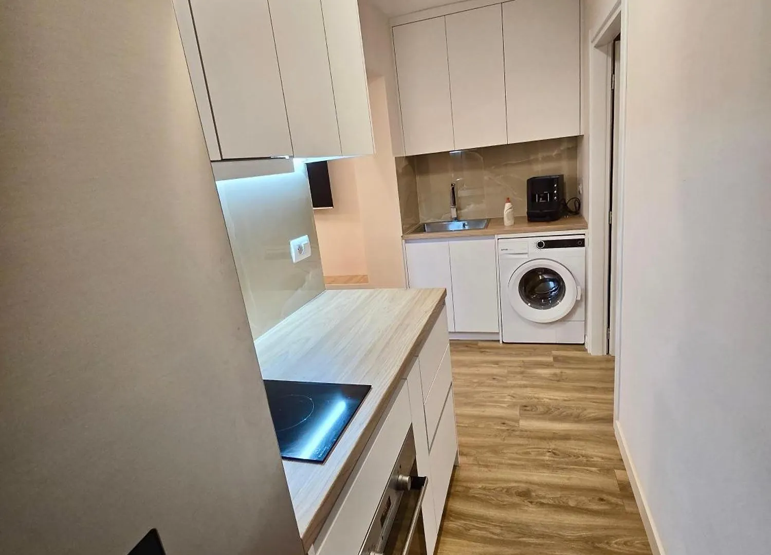 Kika Central Apartment ティラナ